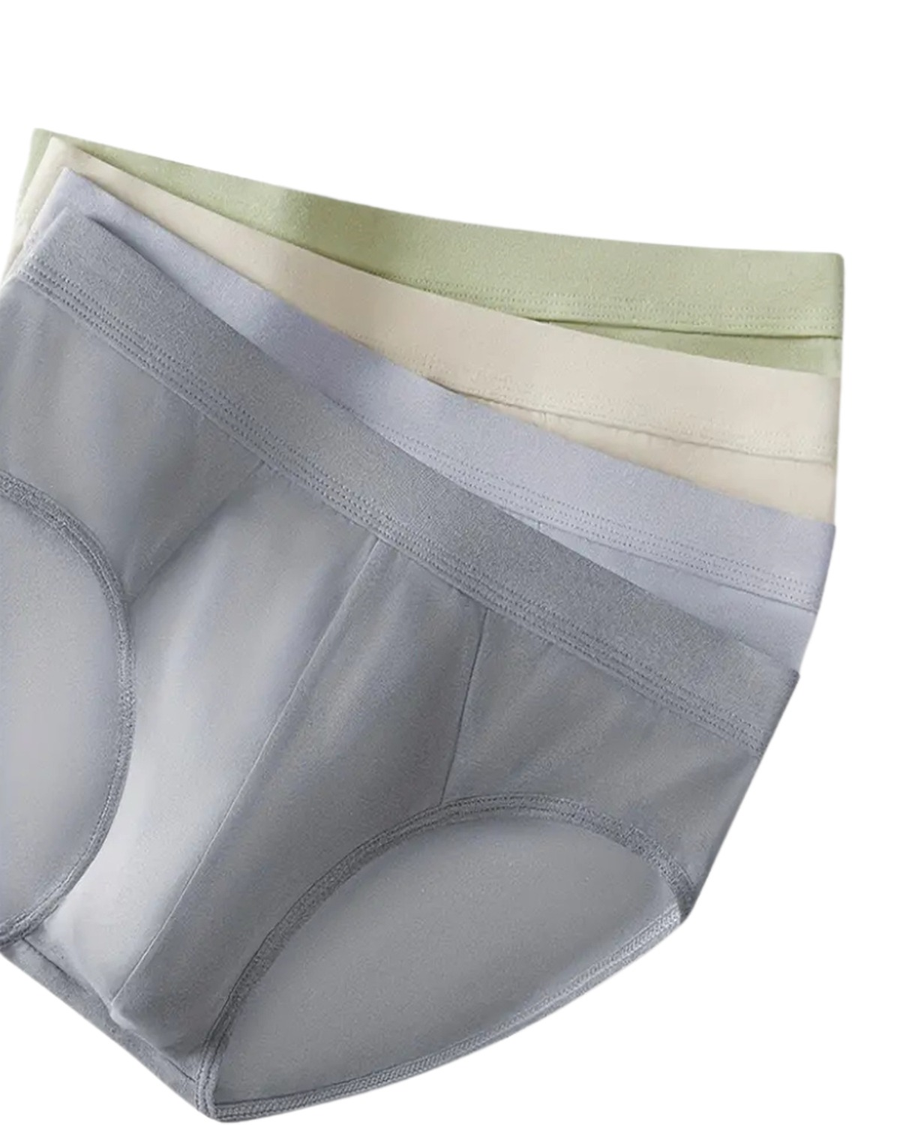 Men's Seamless Cotton Briefs – 4 briefs stacked, detail of the edges