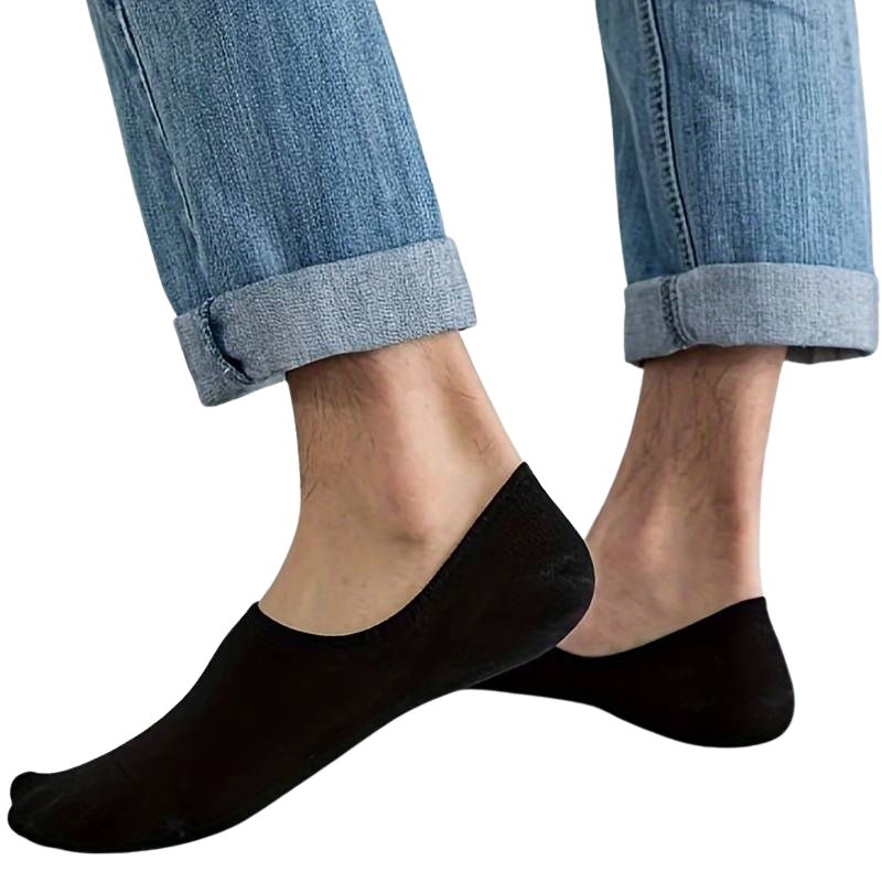 Fantasmini uomo in cotone – fantasmini neri indossati con jeans risvoltati